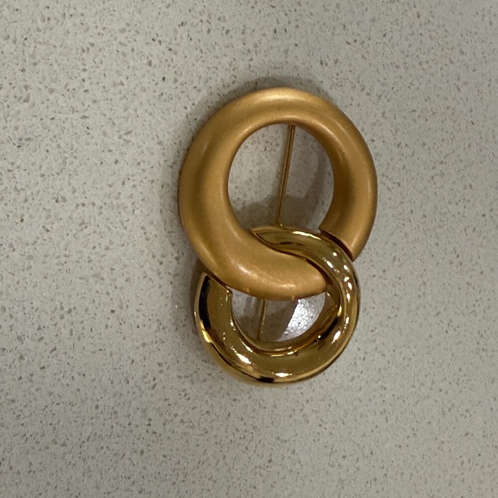 Monet Vintage Interlocking Double Circle Brooch - image 5